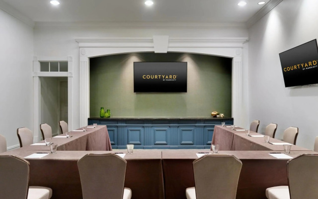 Courtyard by Marriott New Orleans French Quarter/Iberville