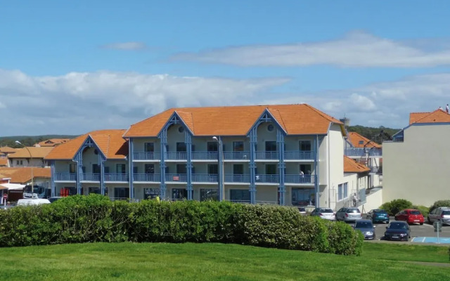 Apartment in Biscarrosse Near Sandy Beach