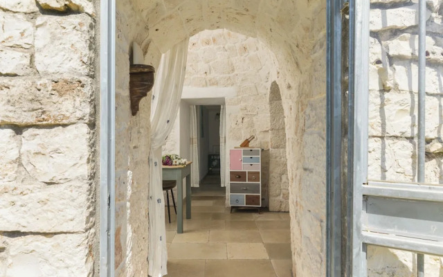 Trullo Mandorlo by Wonderful Italy