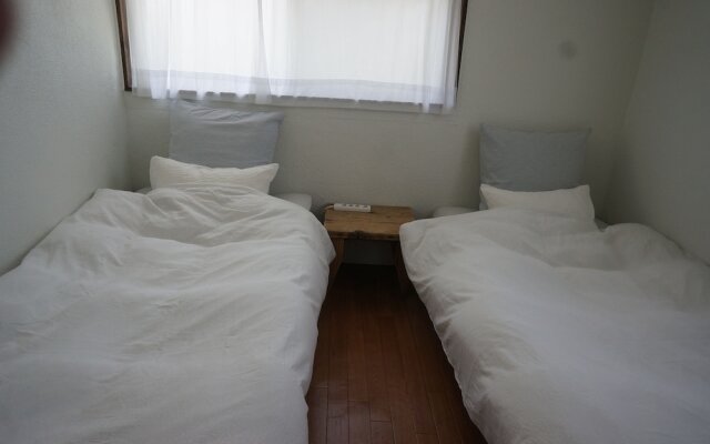 Tiny guest house mametora