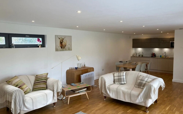 Countryside Annex- Sleeps 2, Free Parking & Garden