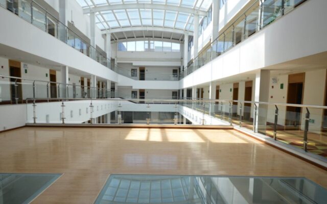 Vatica Tianjin Fifth Avenue Foreign Language Children's Hospital Hotel