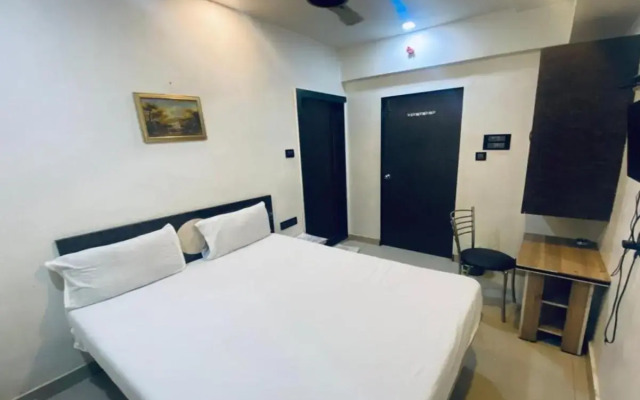 Capital O 80450 Hotel Shubham Residency