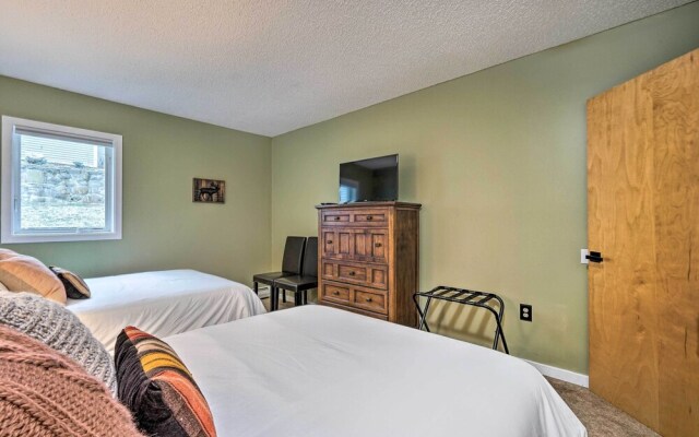 Cozy Ski-in/ski-out Condo on Magic Mountain