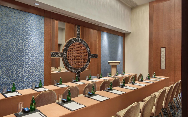 Отель Futian Shangri-La Shenzhen