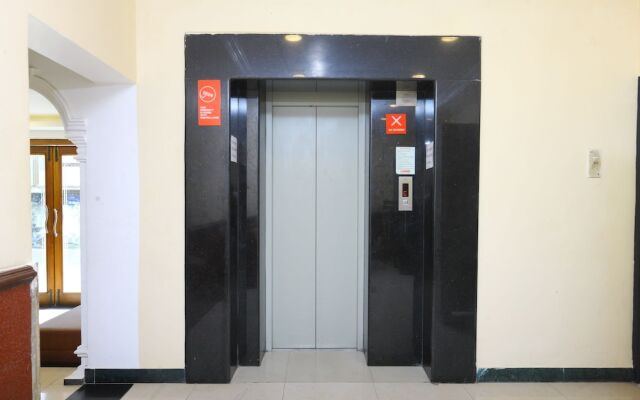 OYO 10199 Hotel B Coral