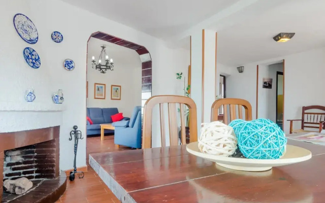 Calma Holiday Home 22606