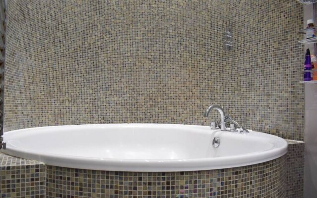 Stunning 2 Bedroom House in Chiswick