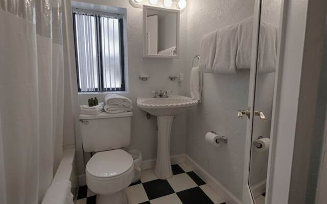 Sabal Palms Inn