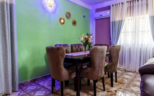 Lovely 1 - Bedroom rental unit with Free parking