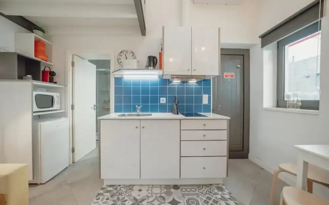 Mezzanine Stylish Apartment H by Vacationy