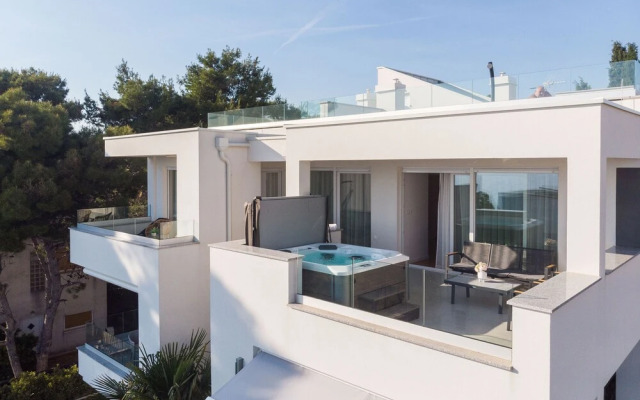 Penthouse Apartment Perla with Jacuzzi