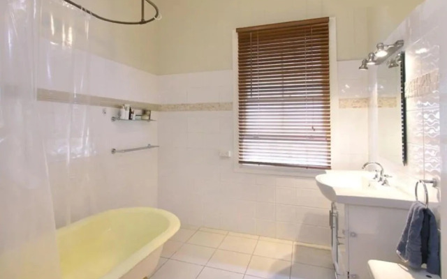 3 Bedroom Characterful Inner City Home