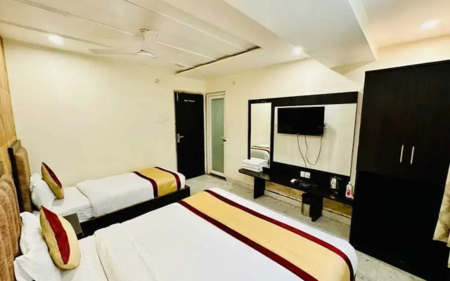 Hotel M K Grand