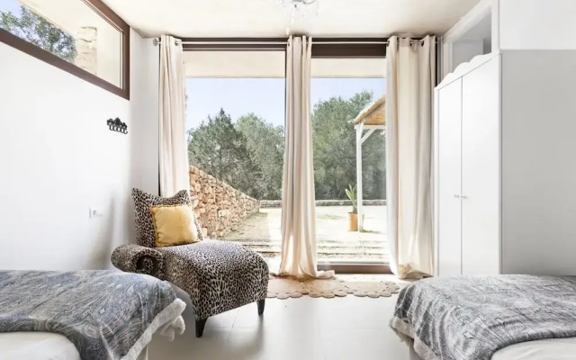 Rural Hideaway Villa in Stcarlos