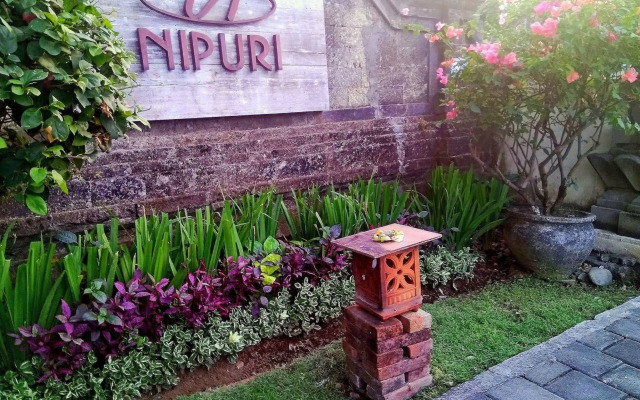 Nipuri Hotel