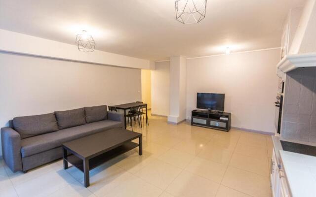 Superbe T4 renove spacieux avec stationnement libre et gratuit