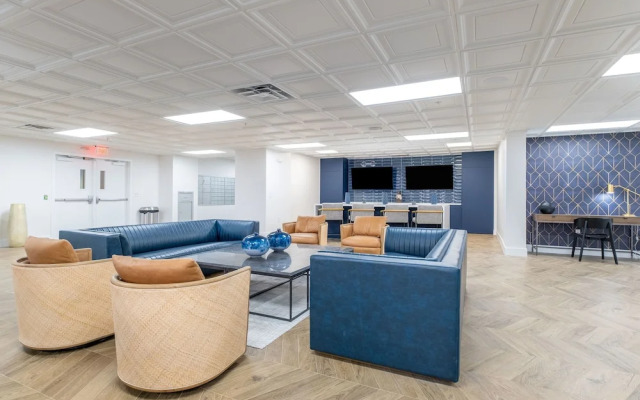 Luxury Central Apartment with Gym