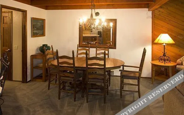 Snowflower At Mammoth Condominiums