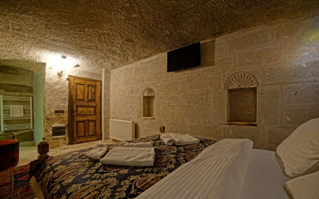 Zeus Cave Suites