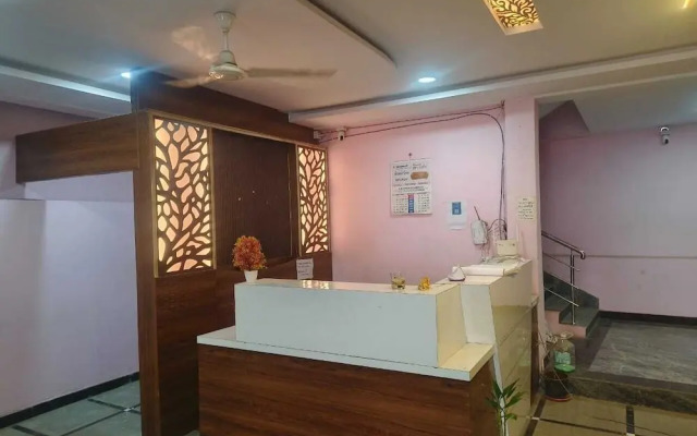Hotel S L B Grand