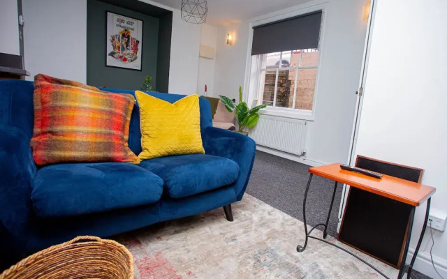 Nest Easy - Derngate Basement