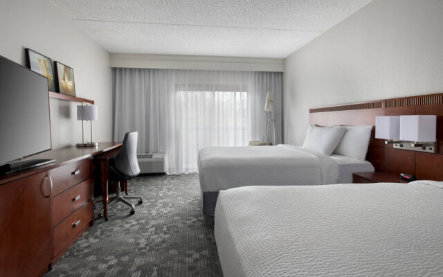 Courtyard Lincroft Red Bank