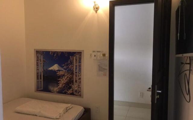 Dung Khanh Motel by ZUZU