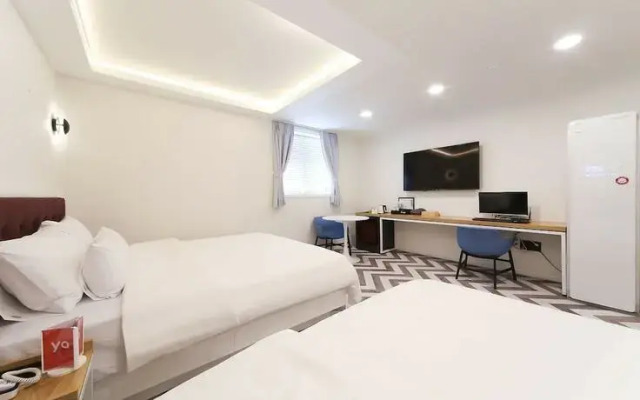 Yangsan Seoksan Candeo