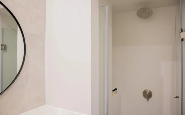 Picturesque 2BR With Fantastic Pool in Miraflores