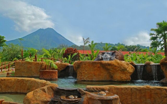 Volcano Lodge Hotel & Thermal Experience