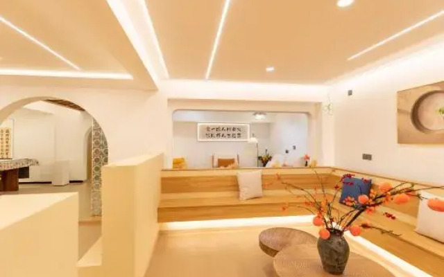Hongcun Mushanbo · Yuli 19 She · Hanfu Experience · Lake View Courtyard Coffee · View Holiday Home