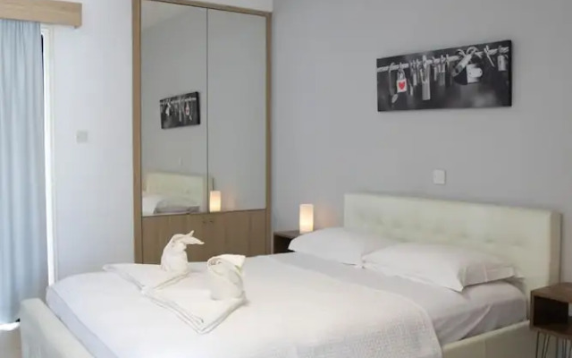Valentina Coastal Suites in Central Paphos 3