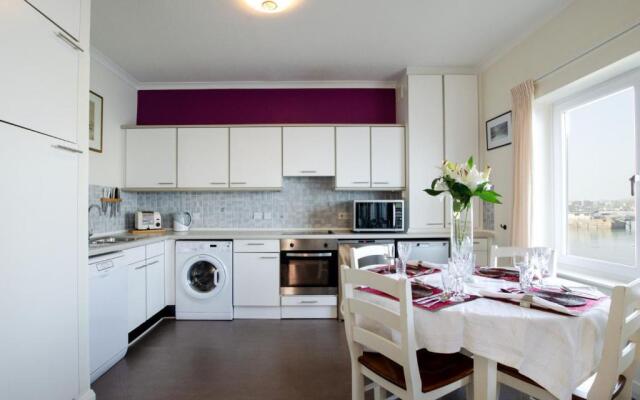 Waters Edge Balcony Apartment