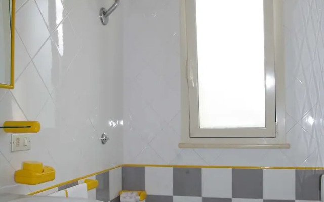 Spacious Apartment for 4 People in Residence
