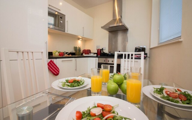 South Quay Apartment One