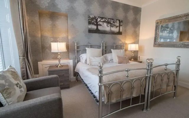 Carmel Apartments Residence