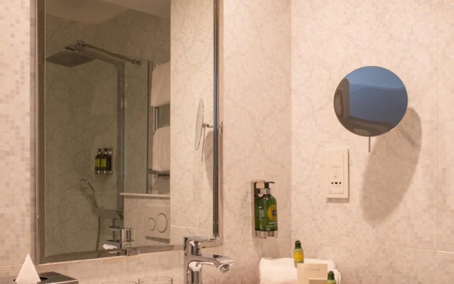 Le Parisis Paris Tour Eiffel