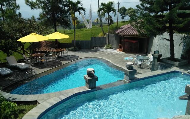 Bukit Alamanda Resort & Resto
