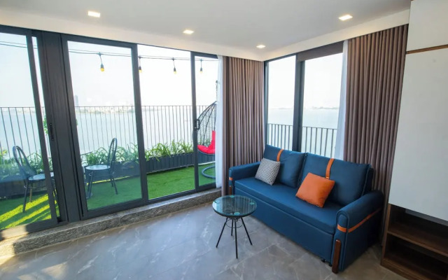 Lake View Hotel