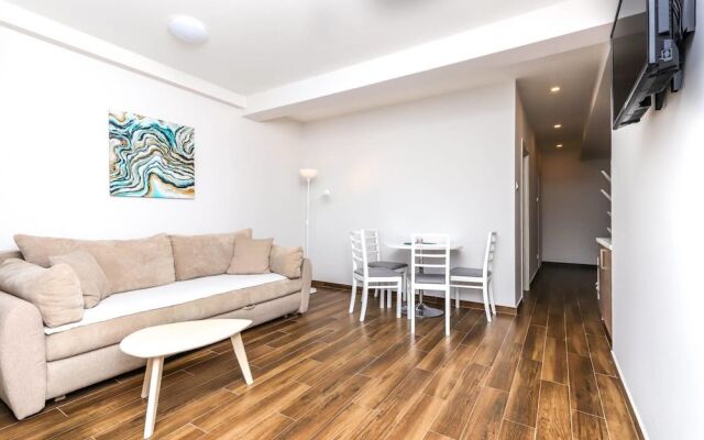 Apartments Maestral