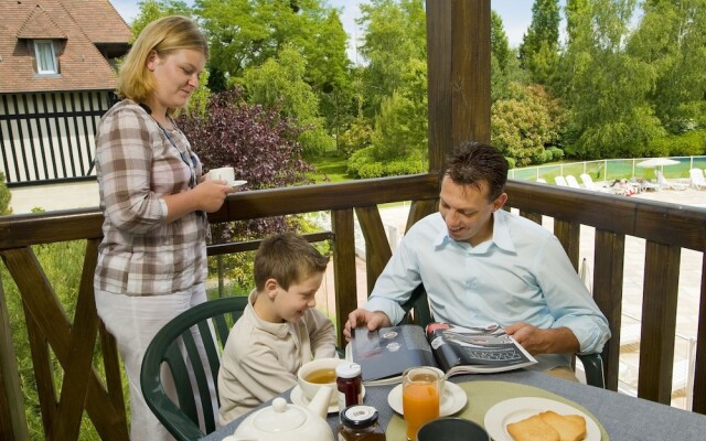 Traditional Apartment With Balcony or Terrace in Deauville