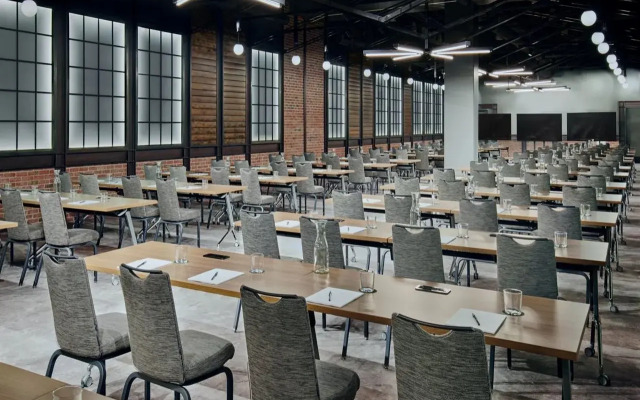 Moxy Downtown Los Angeles