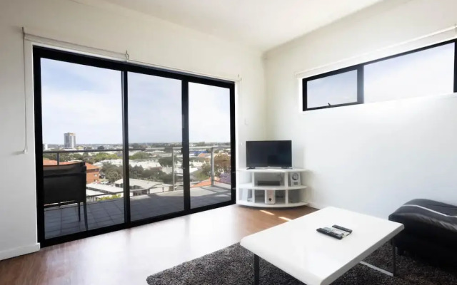 Lovely 2BR Apartment in West Perth With Parking!