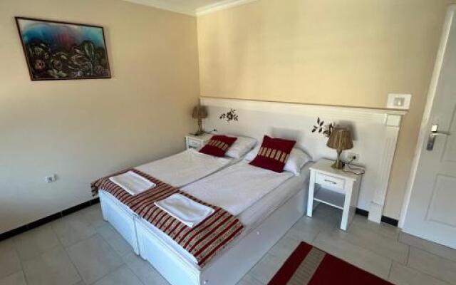 Rooms and Apartments Neron