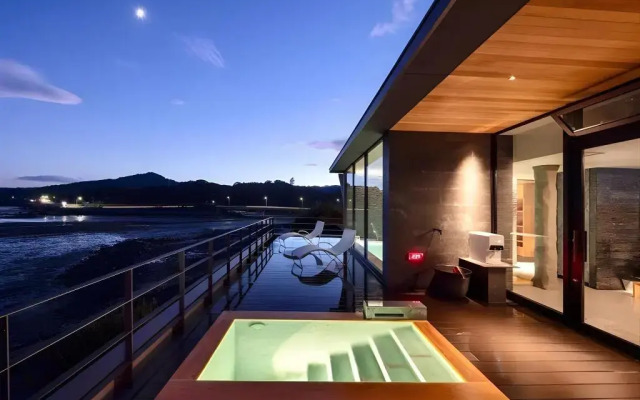 Taradake Onsen Kanigoten