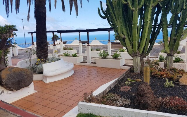 Apartment with One Bedroom in Tacoronte, with Wonderful Sea View, Shared Pool, Furnished Terrace - 4 Km From the Beach