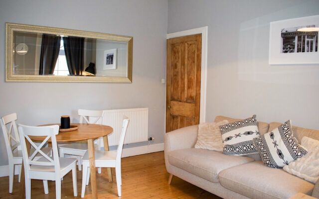 Spacious 3 Bedroom Home With Garden Edinburgh