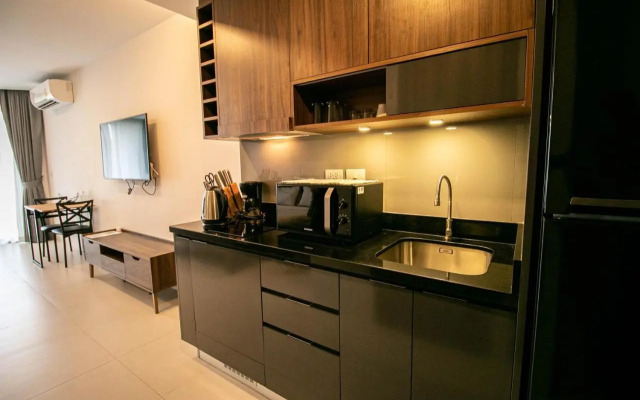 Escape Condominiums Beachfront Suites - Mae Phim