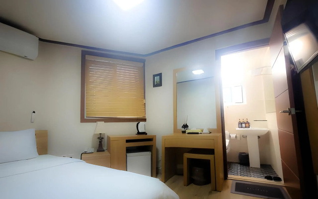 Noble Tourist Hotel Insadong Hotel